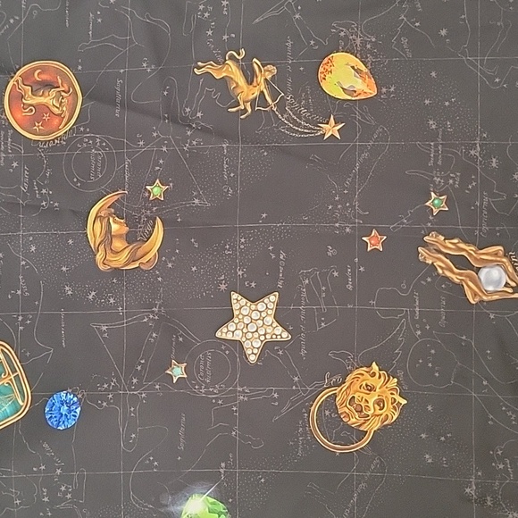 Fabletics Eco Satin Pajama Set | "Lucky Charm" | Size Medium | Like New โจ - Picture 5 of 14